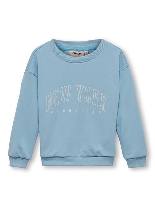 Se KIDS ONLY Sweatshirt 'Natalie'  lyseblå / hvid ved About You