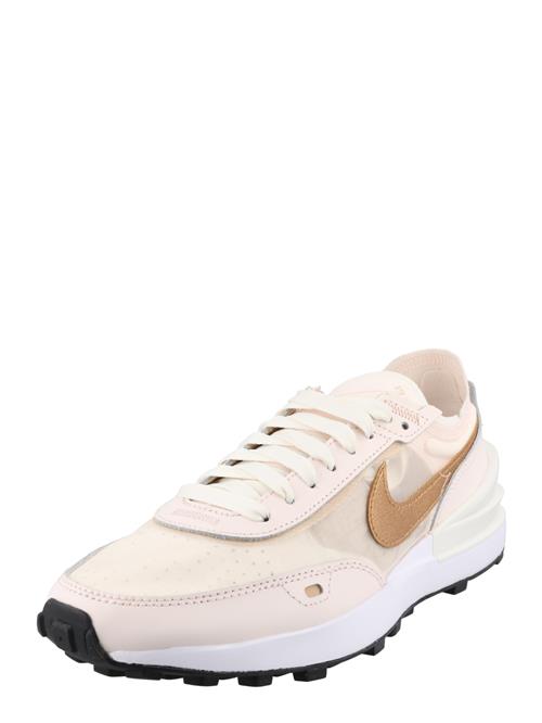 Se Nike Sportswear Sneaker low 'WAFFLE ONE ESS'  brun / lyserød ved About You