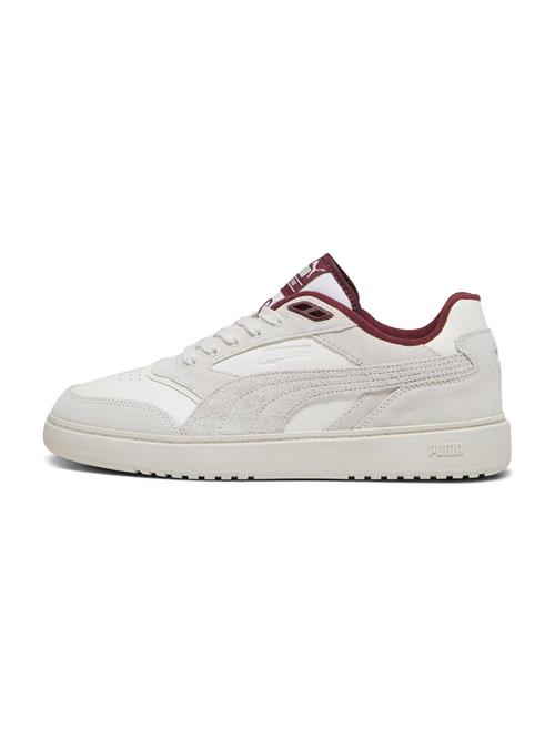 Se PUMA Sneaker low 'Doublecourt'  lysegrå / burgunder / hvid ved About You