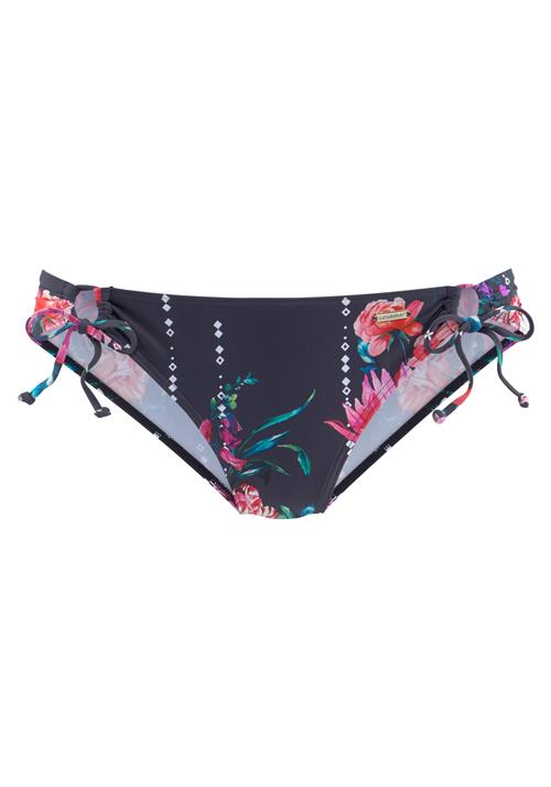 Se SUNSEEKER Bikinitrusse 'Sunseeker'  navy / blandingsfarvet ved About You