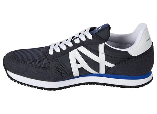 Se ARMANI EXCHANGE Sneaker low  mørkeblå / hvid ved About You