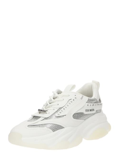 Se STEVE MADDEN Sneaker low 'Posseionr'  sølv / hvid ved About You