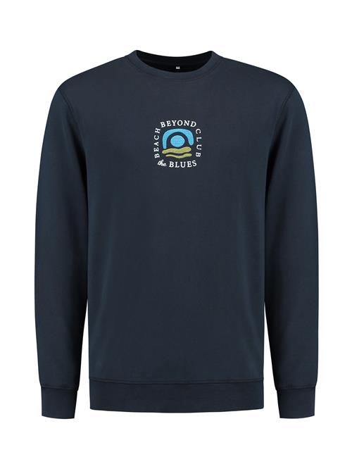 Se Shiwi Sweatshirt 'Beyond The Blues'  navy / azur / oliven / hvid ved About You