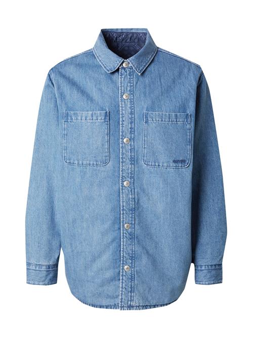 Se LEVI'S ® Overgangsjakke 'Bryant Padded Reversible Overshirt'  marin / dueblå / blue denim ved About You