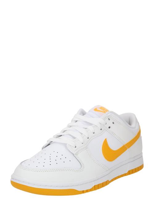 Se Nike Sportswear Sneaker low 'Dunk Retro'  orange / hvid ved About You