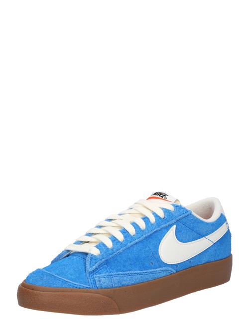 Se Nike Sportswear Sneaker low 'BLAZER '77 VNTG'  neonblå / hvid ved About You