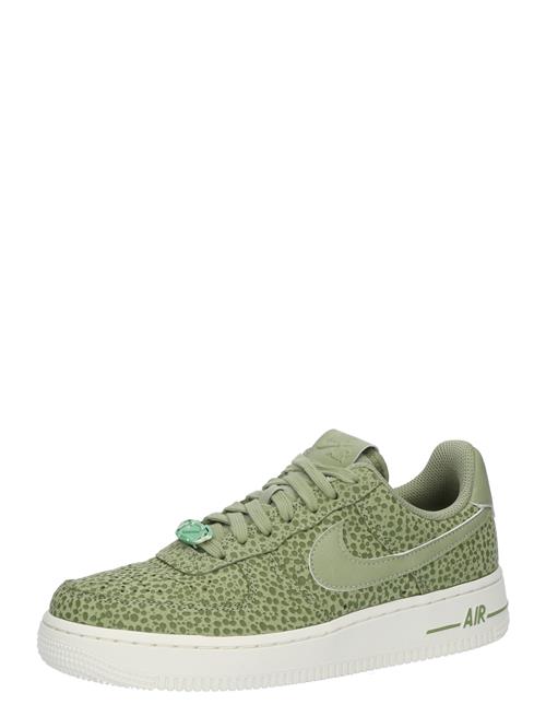 Se Nike Sportswear Sneaker low 'AIR FORCE 1'  grøn / æble ved About You