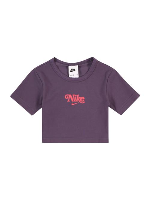 Se Nike Sportswear Bluser & t-shirts  mørkelilla / lys rød ved About You