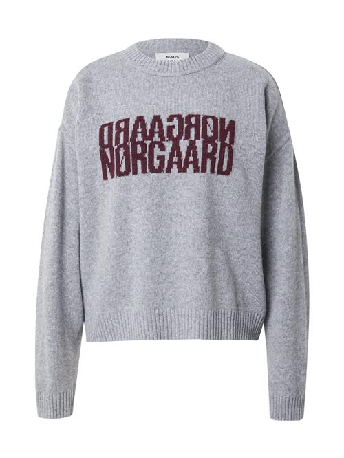 Se MADS NORGAARD COPENHAGEN Pullover 'Tilona'  lysegrå / brombær ved About You