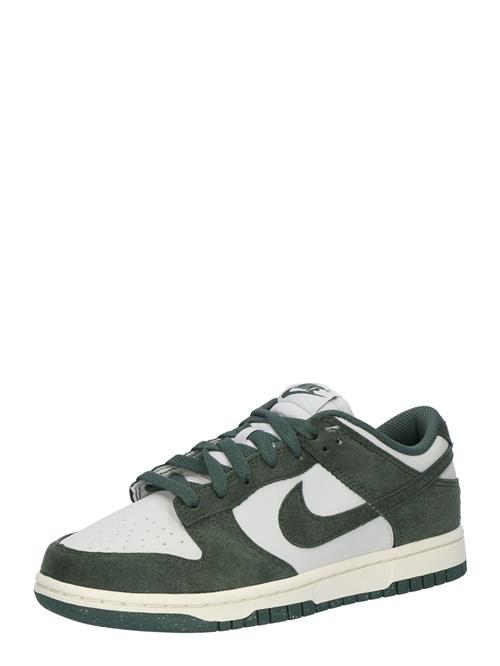 Se Nike Sportswear Sneaker low 'DUNK'  grøn / hvid ved About You