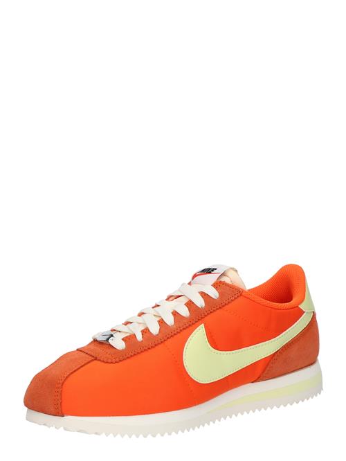 Se Nike Sportswear Sneaker low 'CORTEZ'  lysegul / orange / mørkeorange ved About You