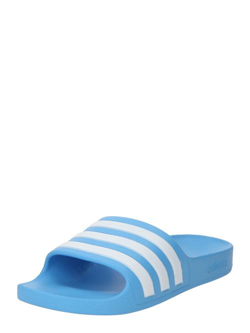 Se ADIDAS PERFORMANCE Strand-/badesko 'Adilette Aqua'  azur / hvid ved About You