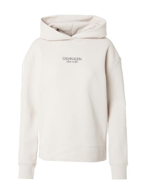 Se Calvin Klein Sweatshirt 'NEW YORK'  lysegrå / sort ved About You