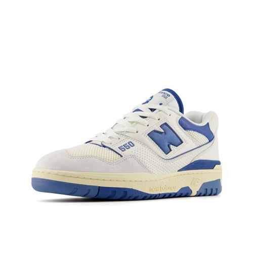 Se new balance Sneaker low '550'  creme / ensian / hvid ved About You