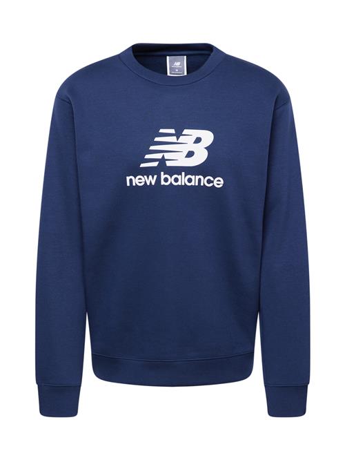 Se new balance Sweatshirt 'Essentials'  navy / hvid ved About You