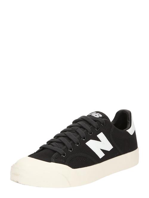 Se new balance Sneaker low 'B100'  sort / hvid ved About You