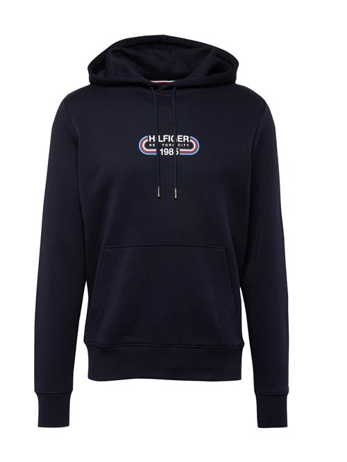 Se TOMMY HILFIGER Sweatshirt  natblå / lyseblå / rød / hvid ved About You