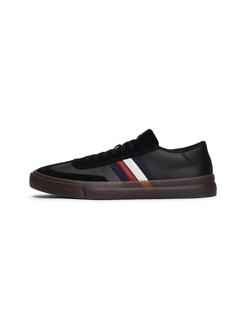 TOMMY HILFIGER Sneaker low 'CUPSET TERRACE'  carminrød / sort / hvid