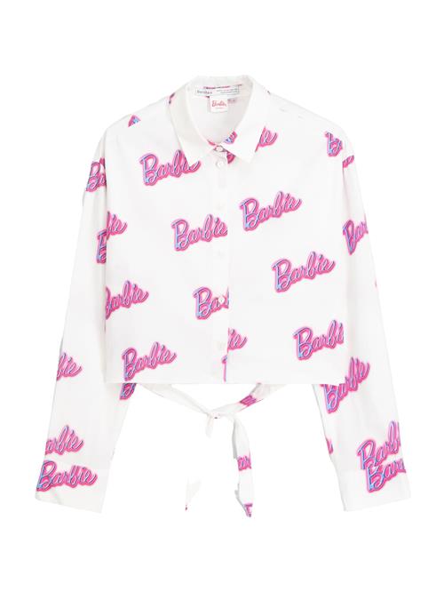 Se Bershka Bluse  lyseblå / pink / hvid ved About You