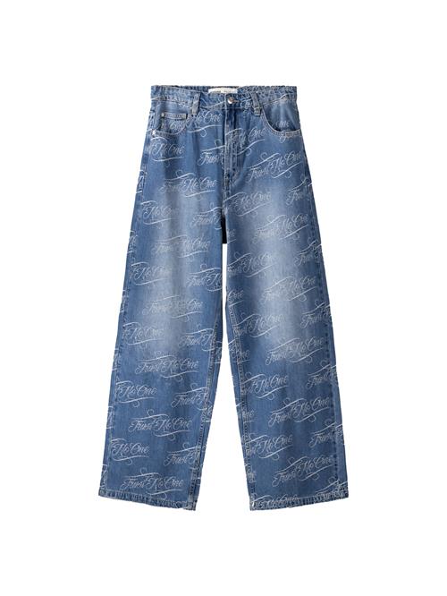 Se Bershka Jeans  blue denim / hvid ved About You