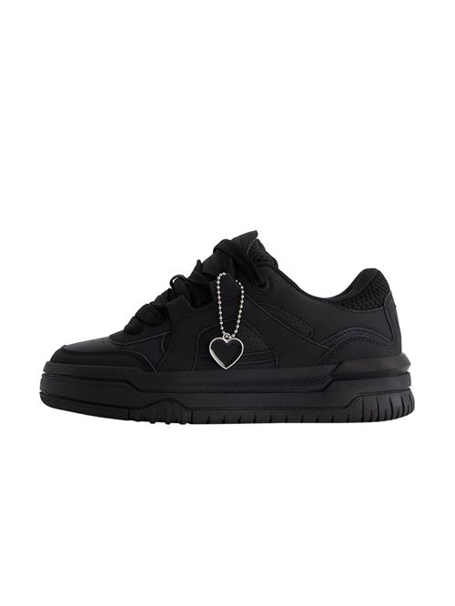 Bershka Sneaker low  sort