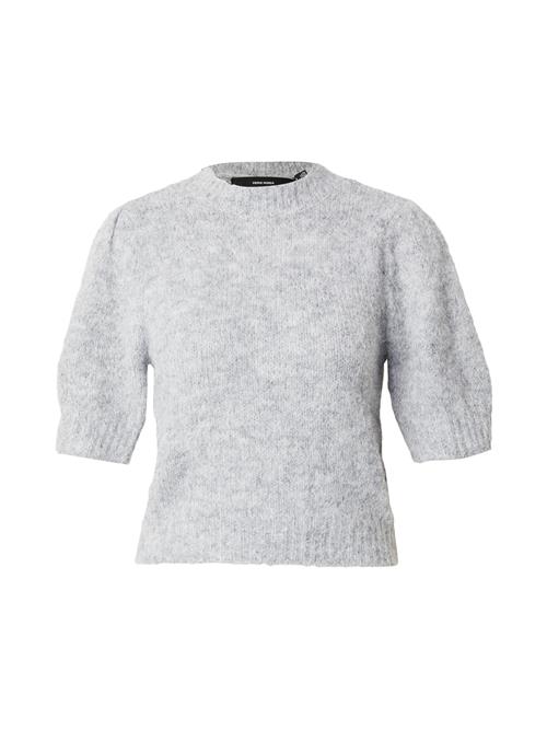 Se VERO MODA Pullover  grå ved About You