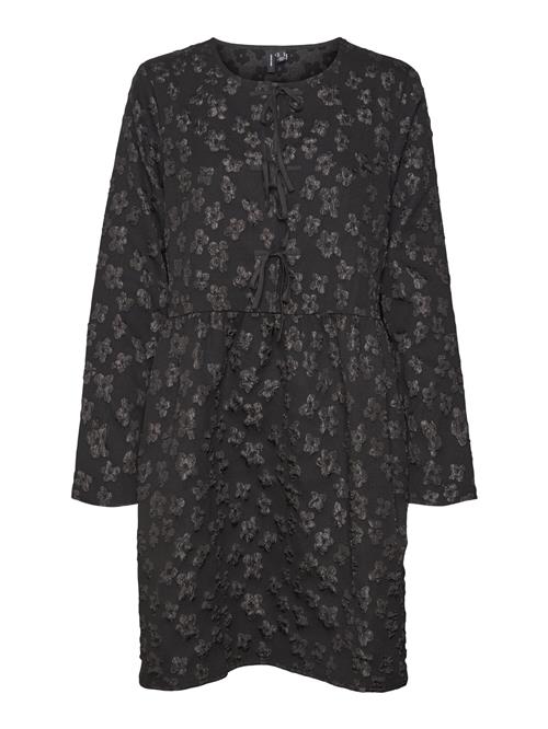 Se VERO MODA Kjole  mørkegrå / sort ved About You