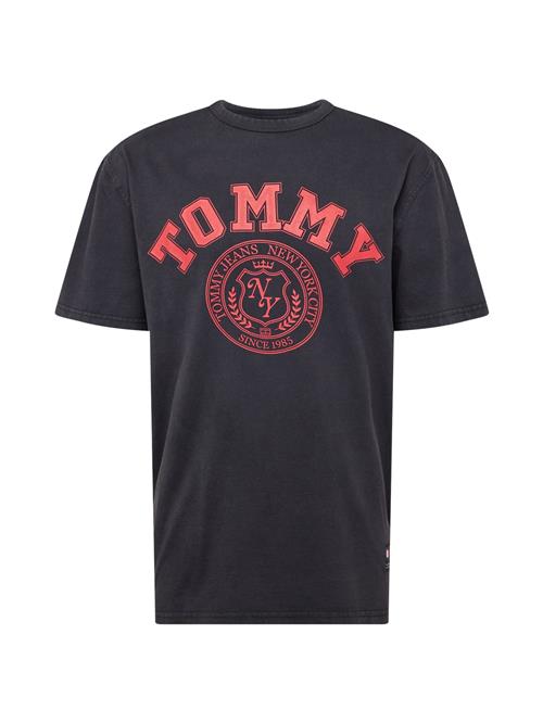 Se Tommy Jeans Bluser & t-shirts  blodrød / sort ved About You