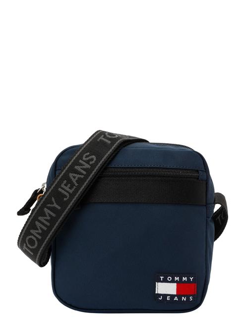 Se Tommy Jeans Skuldertaske 'ESSENTIAL'  navy / grå / rød / sort ved About You