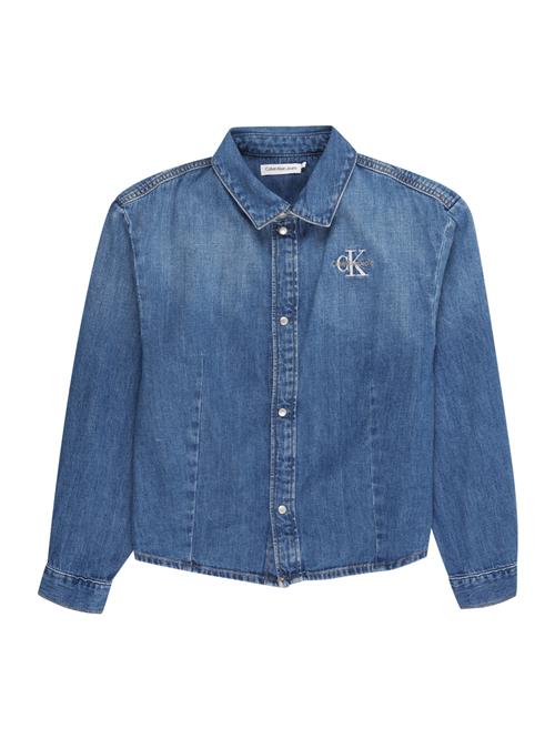 Se Calvin Klein Jeans Bluse  blue denim / lysegrå ved About You