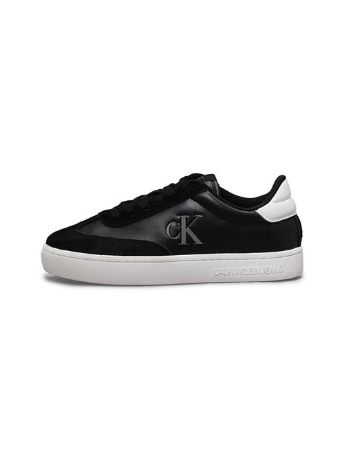 Se Calvin Klein Jeans Sneaker low  grå / sort / hvid ved About You