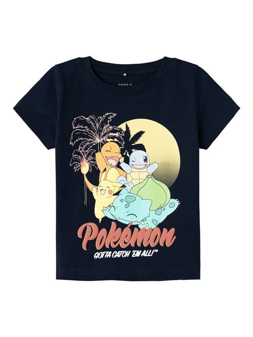 Se NAME IT Shirts 'MATINIS POKEMON'  safir / pastelgul / lysegrøn / hummer ved About You