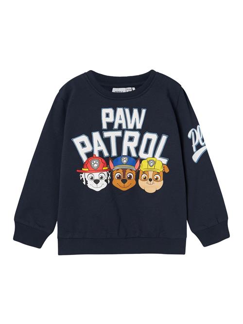 Se NAME IT Sweatshirt 'NMMJokba Pawpatrol'  marin / lysebrun / rød / hvid ved About You