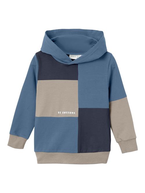 Se NAME IT Sweatshirt 'NMMLyne'  mørkebeige / marin / safir / hvid ved About You