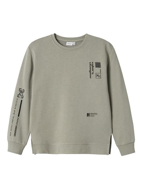 Se NAME IT Sweatshirt  khaki / sort ved About You