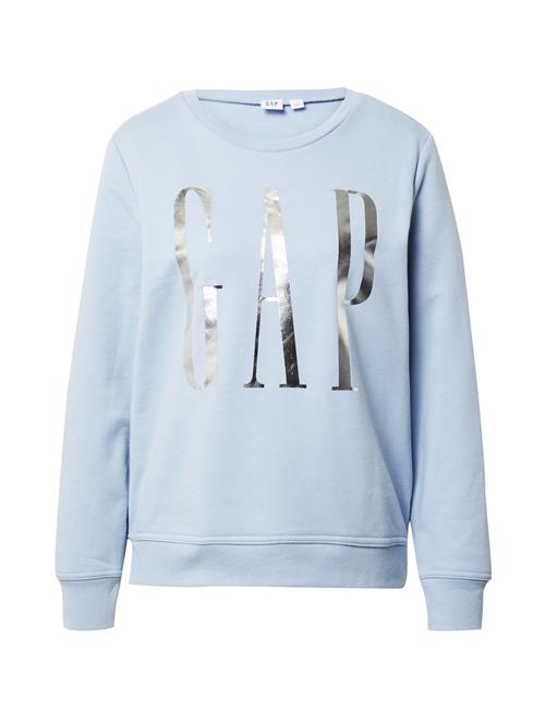 Se GAP Sweatshirt  lyseblå / sølv ved About You