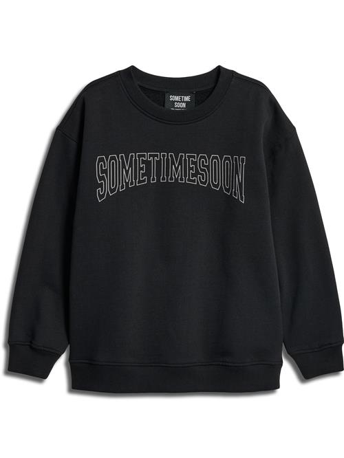 Se SOMETIME SOON Sweatshirt 'Winters'  lysegrå / sort ved About You