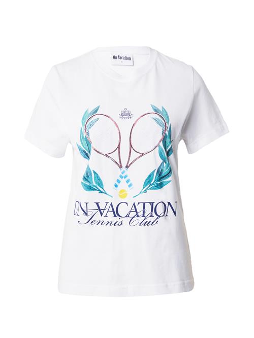 Se On Vacation Club Shirts  blå / brun / grøn / hvid ved About You