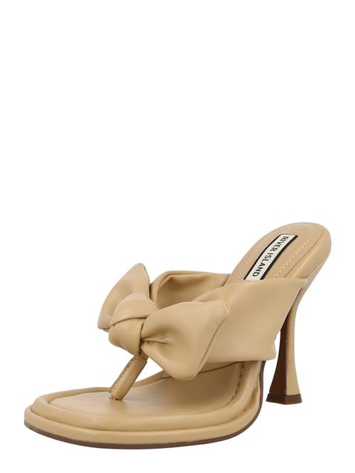 Se River Island Klipklappere 'MULE'  beige ved About You