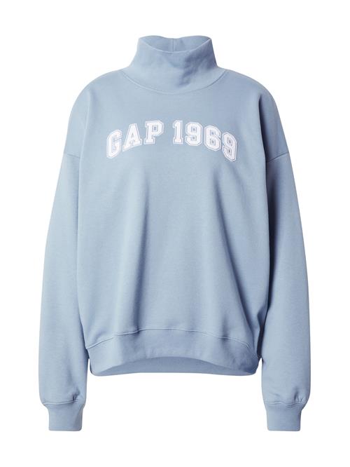 Se GAP Sweatshirt  opal / hvid ved About You