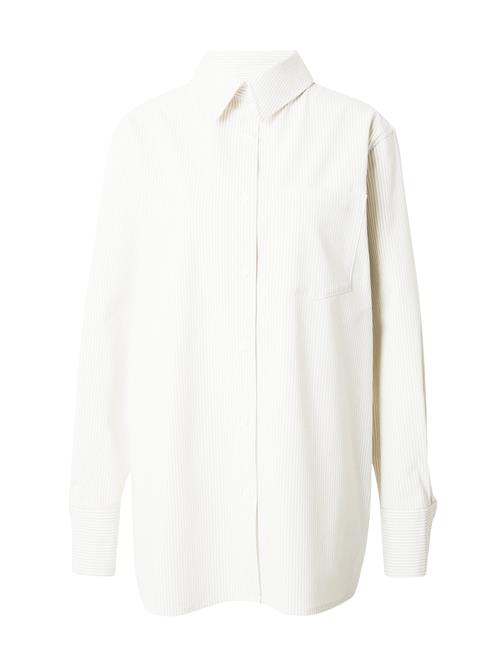 Se ABOUT YOU x Toni Garrn Bluse 'Eleni'  mørkebeige / offwhite ved About You