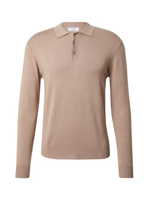 Se DAN FOX APPAREL Pullover 'Mirco'  taupe ved About You