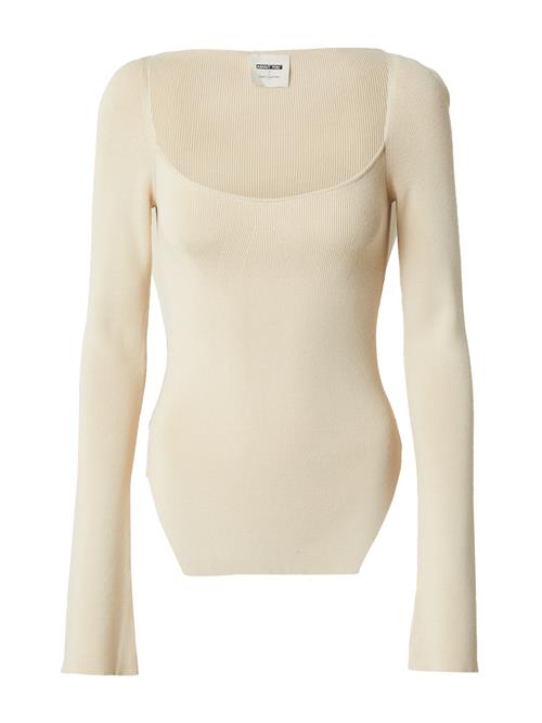 Se ABOUT YOU x Laura Giurcanu Pullover 'Carmen'  beige ved About You