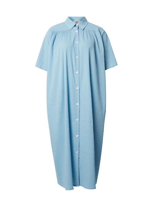 Se MADS NORGAARD COPENHAGEN Blusekjole 'Canaria'  lyseblå ved About You