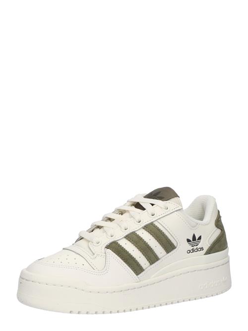 Se ADIDAS ORIGINALS Sneaker low 'FORUM'  oliven / hvid ved About You