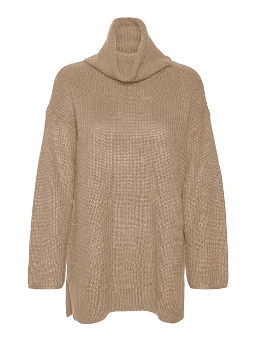 Se VERO MODA Pullover  camel ved About You