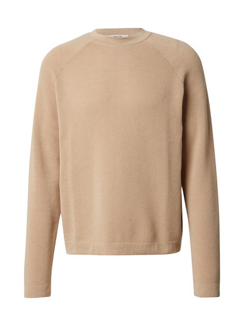 Se DAN FOX APPAREL Pullover 'Pablo'  beige ved About You