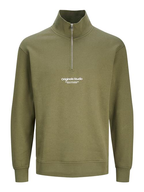 Se JACK & JONES Sweatshirt 'JORVesterbro'  oliven / offwhite ved About You