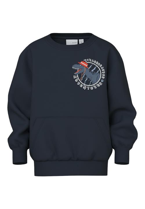 Se NAME IT Sweatshirt 'NMMVUGO'  natblå / safir / rød / hvid ved About You