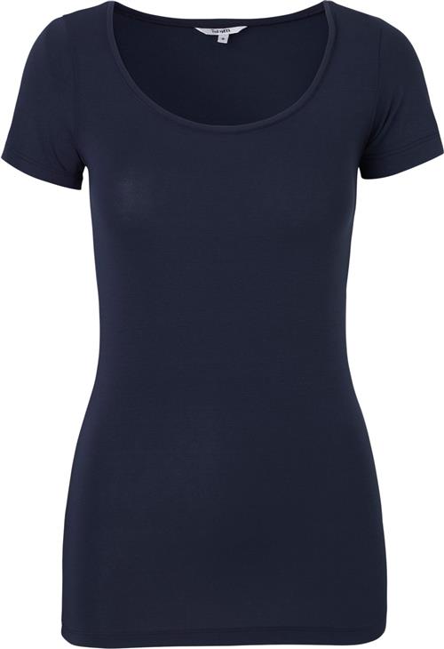 Se mbyM Siliana Tshirt Kvinde 368 Navy Blue Kortærmede T-shirts Str M - hos Magasin ved Magasin